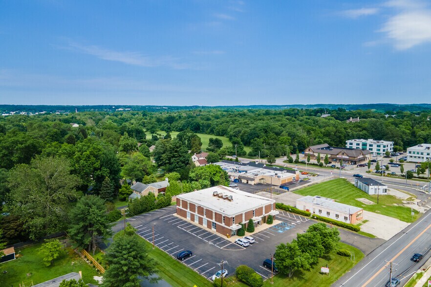 More Photos Of 25 W Skippack Pike, Blue Bell Office For Lease