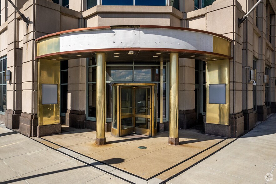 More Photos Of 1660 W 2nd St, Cleveland Office For Lease