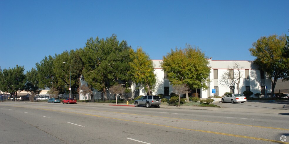 More Photos Of 10941 La Tuna Cyn, Sun Valley Warehouse For Sale