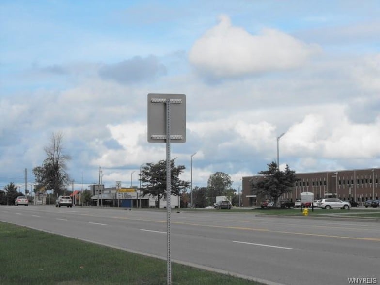 More Photos Of 4233-4227 Maple Rd, Buffalo Medical For Sale