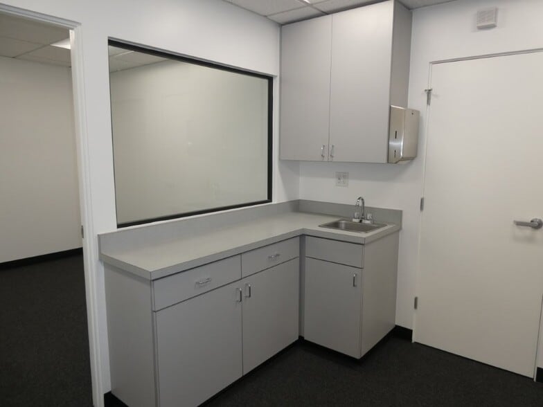 More Photos Of 1756 Flower St, Glendale Office For Lease