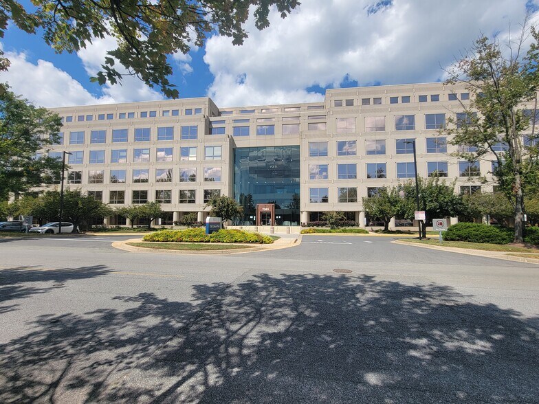 More Photos Of 7361 Calhoun Pl, Rockville Medical For Lease