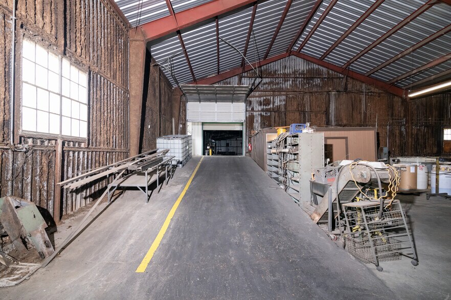 More Photos Of 400 E Vickery Blvd, Fort Worth Warehouse For Lease