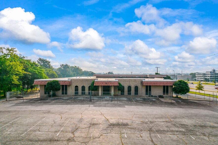 More Photos Of 2705-2745 E Skelly Dr, Tulsa Medical For Sale