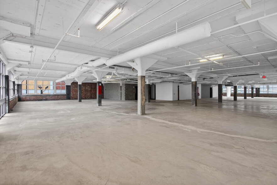 More Photos Of 111 Broadway, Nashville General Retail For Lease