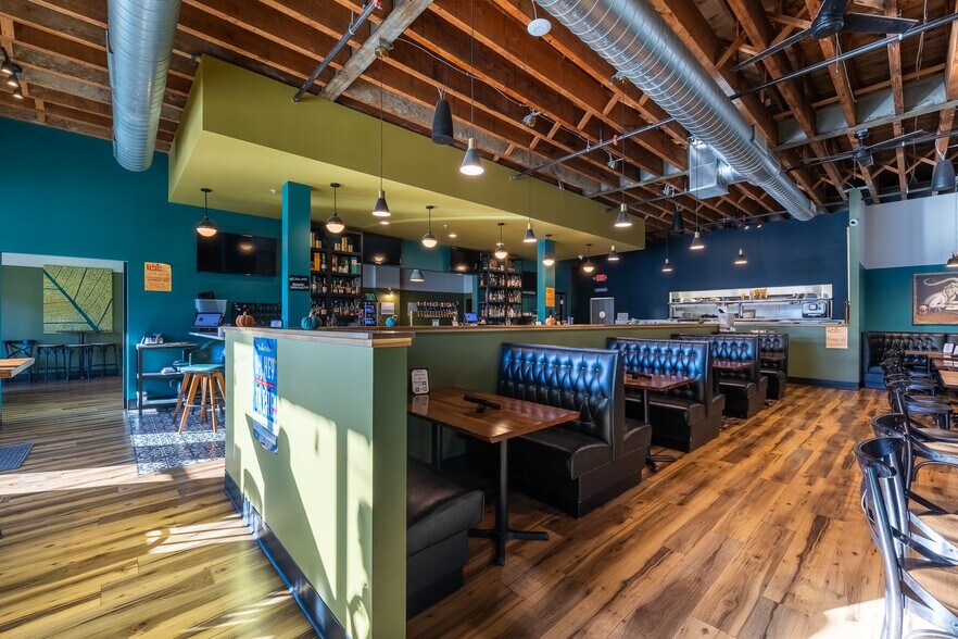 More Photos Of 973 Smith Ave S, Saint Paul Freestanding For Sale