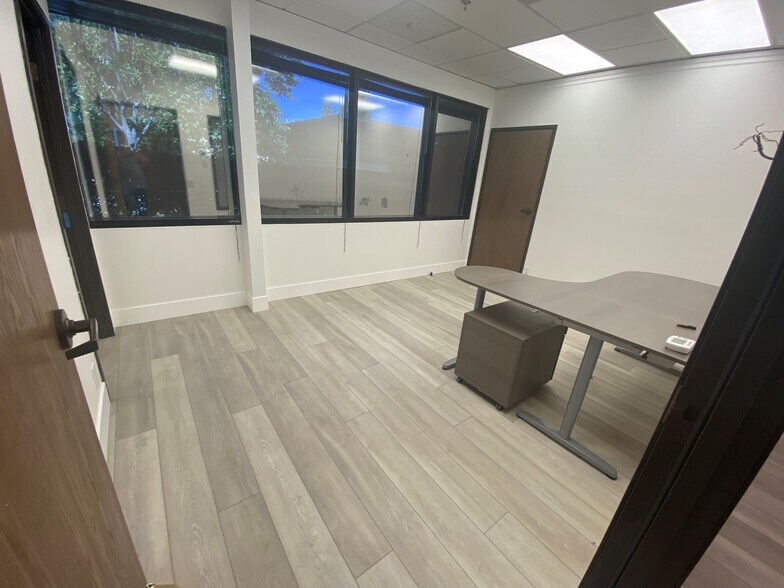 More Photos Of 23293 S Pointe Dr, Laguna Hills Medical For Lease