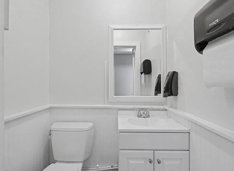 More Photos Of 127 Hay St, Fayetteville Storefront For Sale