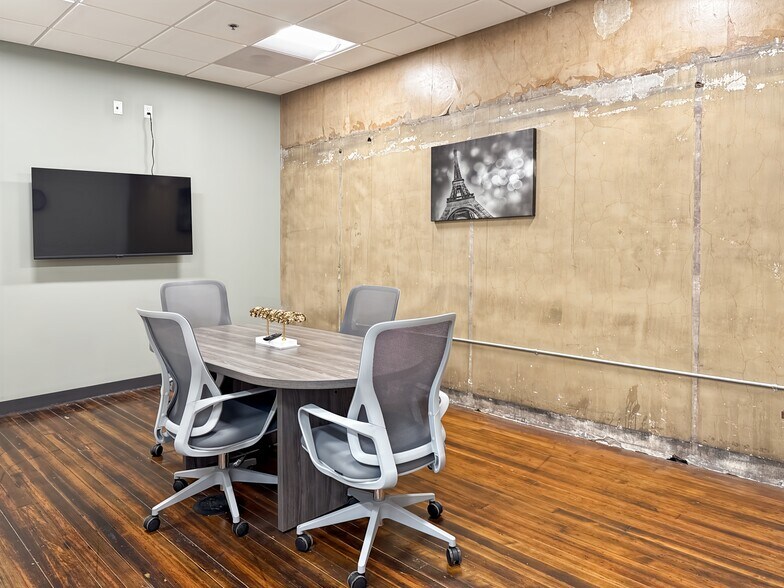 More Photos Of 107-109 S Main St, Memphis Coworking Space