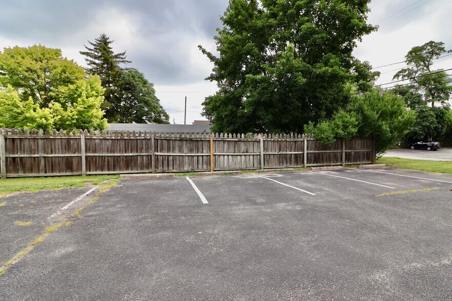 More Photos Of 140 W Front St, Perrysburg Office For Sale