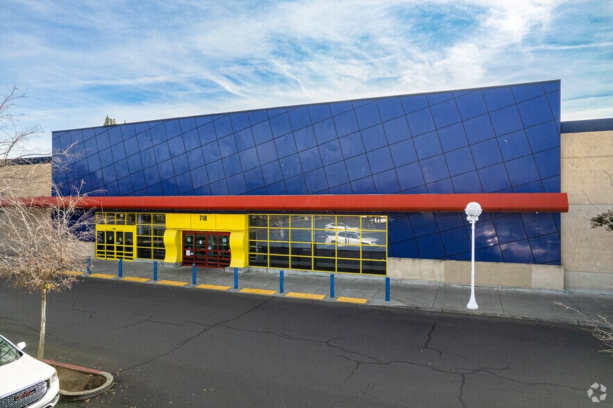 More Photos Of 718-760 W Hammer Ln, Stockton Unknown For Lease