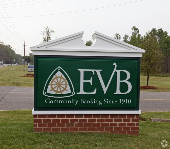 More Photos Of 2599 New Kent Hwy, Quinton Bank For Lease