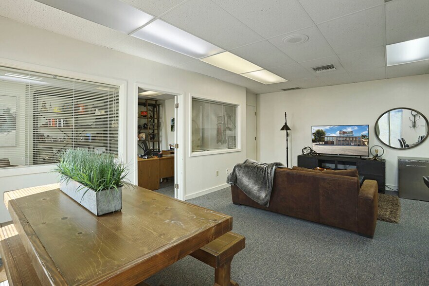 More Photos Of 200 W Harding Way, Stockton Office For Lease