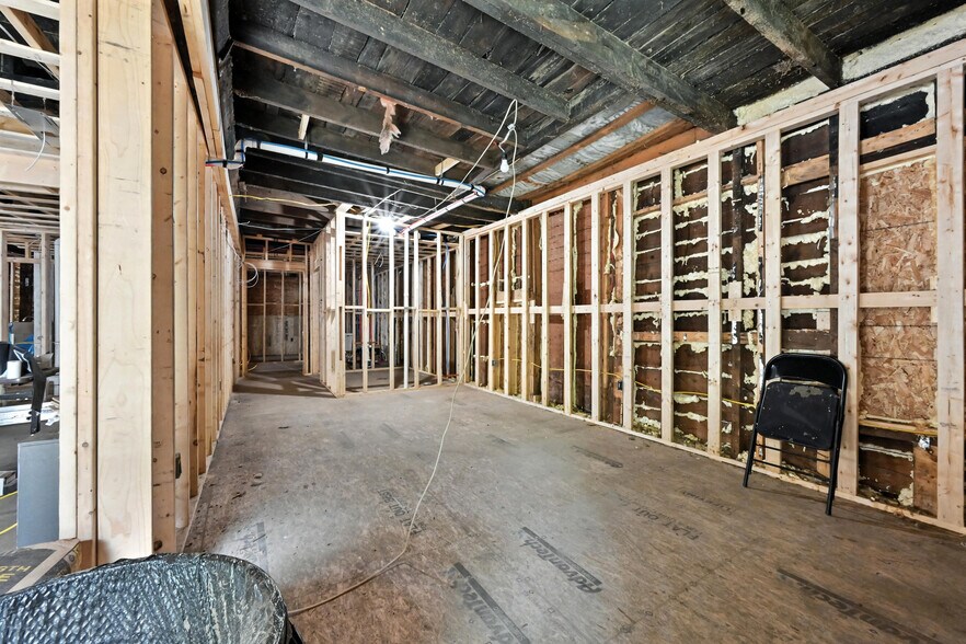 More Photos Of 370 Main St, Wilton Restaurant For Sale