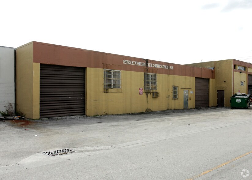 Primary Photo Of 1022 E 33rd St, Hialeah Warehouse For Lease