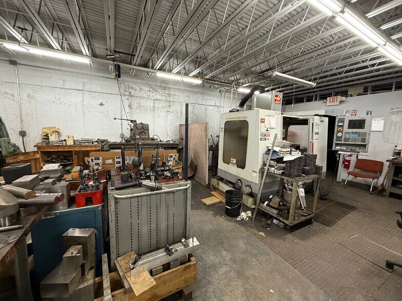 More Photos Of 44 Southbridge Rd, Dudley Light Manufacturing For Sale