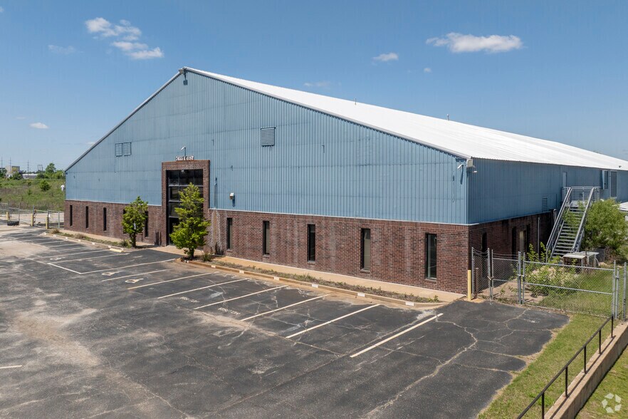 More Photos Of 7655 E 41st St, Tulsa Manufacturing For Sale