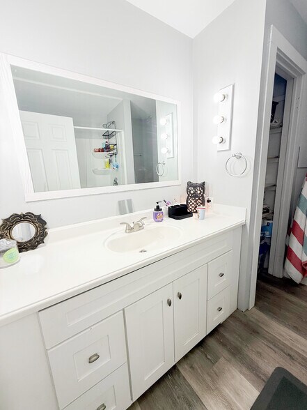 More Photos Of 1990 Ridge Rd, Ontario Storefront Retail Residential For Sale