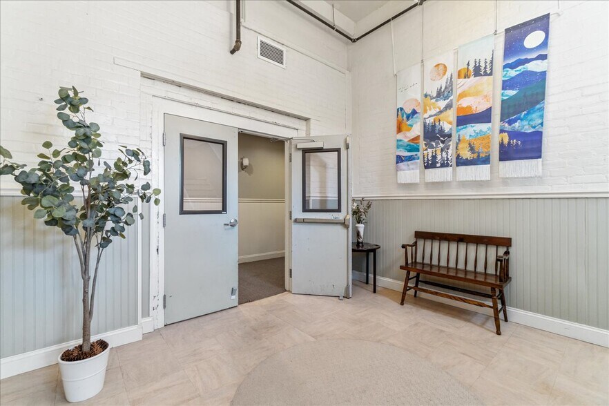 More Photos Of 260 A Washington Ave, Albany Apartments For Sale