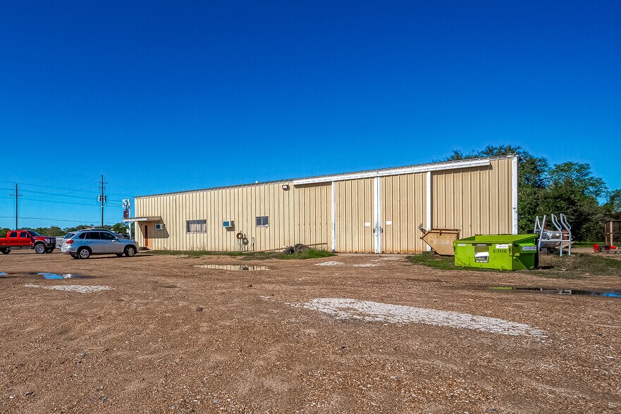 More Photos Of 8231 Main St, Needville Auto Salvage Facility For Sale