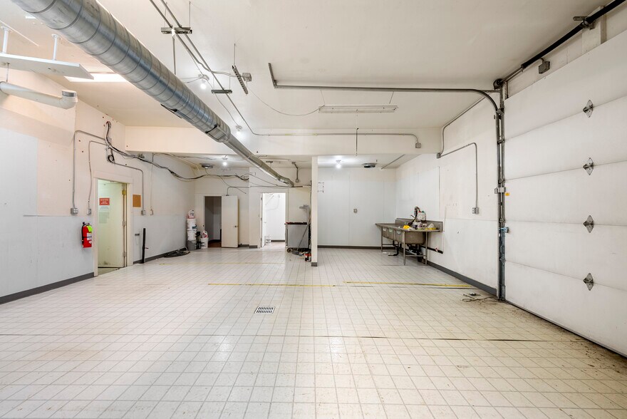 More Photos Of 4837 N Washington St, Denver Freestanding For Sale