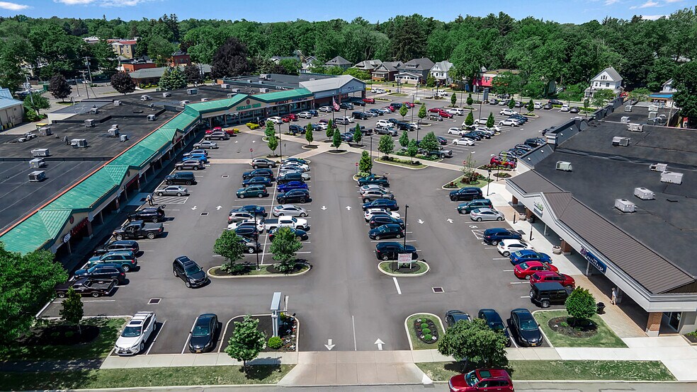 More Photos Of 140 Pine St, Hamburg Storefront For Lease