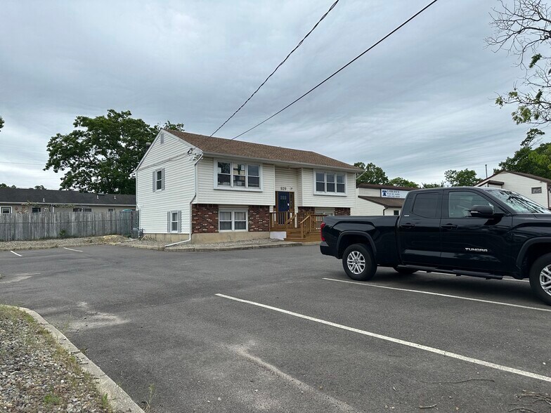 More Photos Of 929 Lacey Rd, Forked River Office For Sale