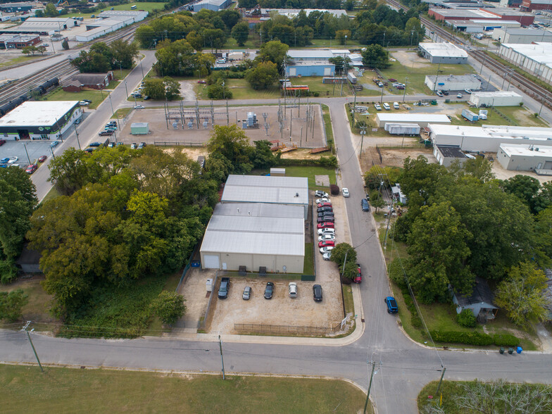 Primary Photo Of 335-337 McMillan St, Fayetteville Warehouse For Lease