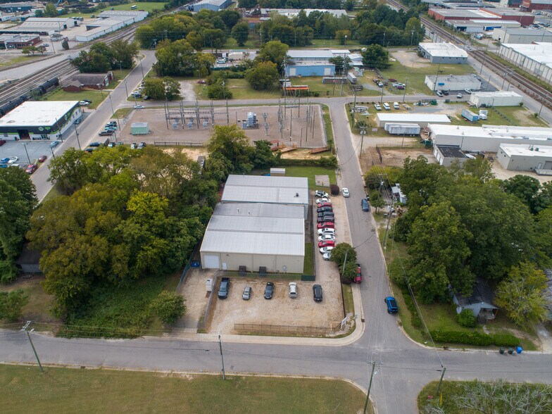 More Photos Of 335-337 McMillan St, Fayetteville Warehouse For Sale