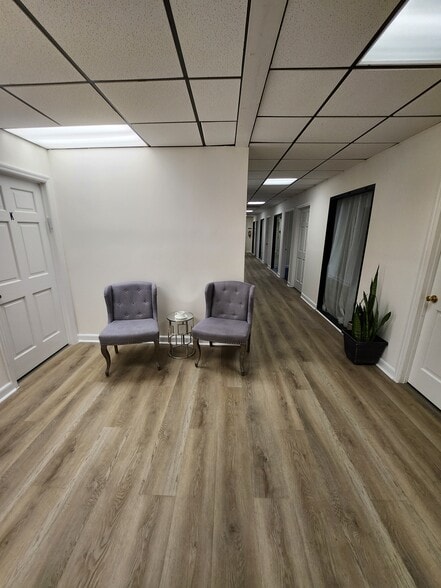 More Photos Of 100 S Dixie Hwy, West Palm Beach Office For Lease