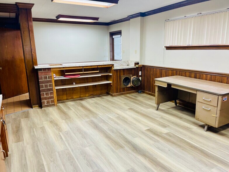 More Photos Of 500 W Fleming Dr, Morganton Warehouse For Lease