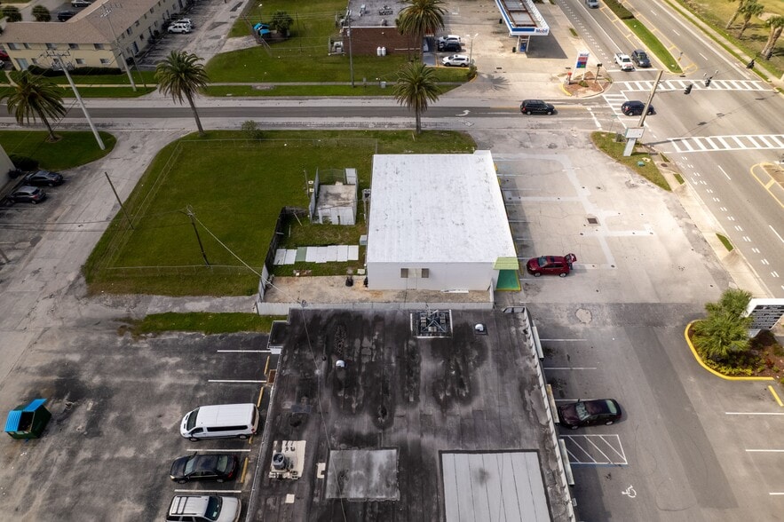 More Photos Of 599 Beville Rd, Daytona Beach General Retail For Sale