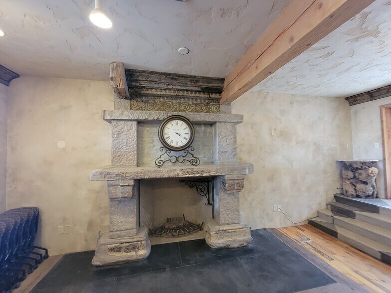 More Photos Of 32 E Utah Ave, Payson General Retail For Lease