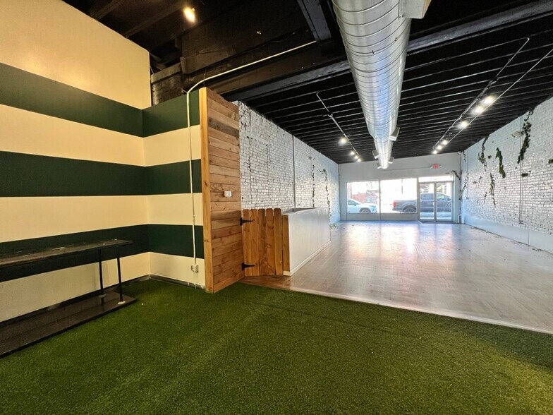 More Photos Of 1529 Grand Blvd, Kansas City Storefront Retail Office For Lease