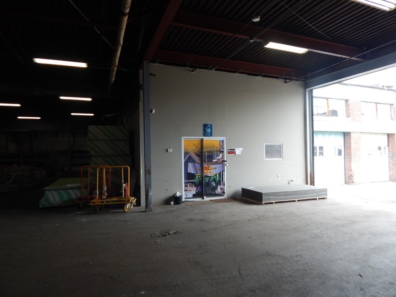 More Photos Of 209 Center St, Bridgeport Warehouse For Lease