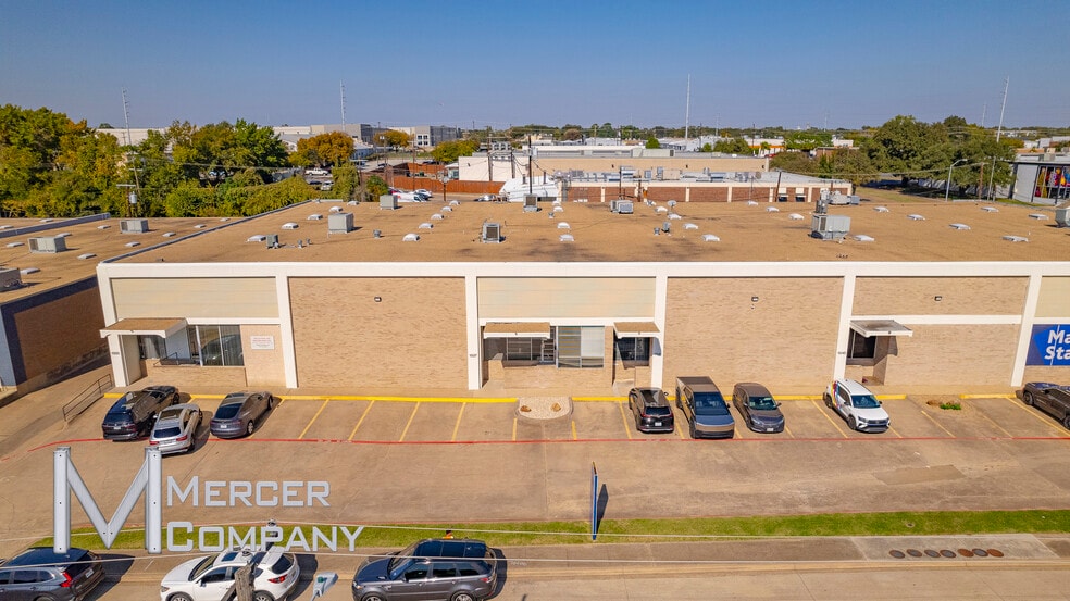 Primary Photo Of 1533-1555 Prudential Dr, Dallas Showroom For Lease