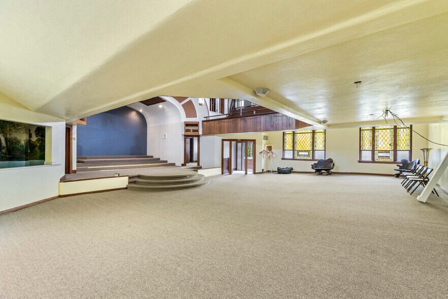 More Photos Of 115-117 W Grand Ave, Tonkawa Storefront Retail Office For Sale