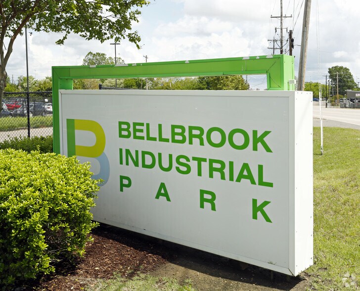 More Photos Of 968-986 E Brooks Rd, Memphis Freestanding For Lease