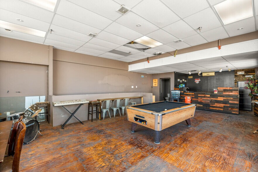 More Photos Of 4570 Donovan Way, North Las Vegas Light Distribution For Sale