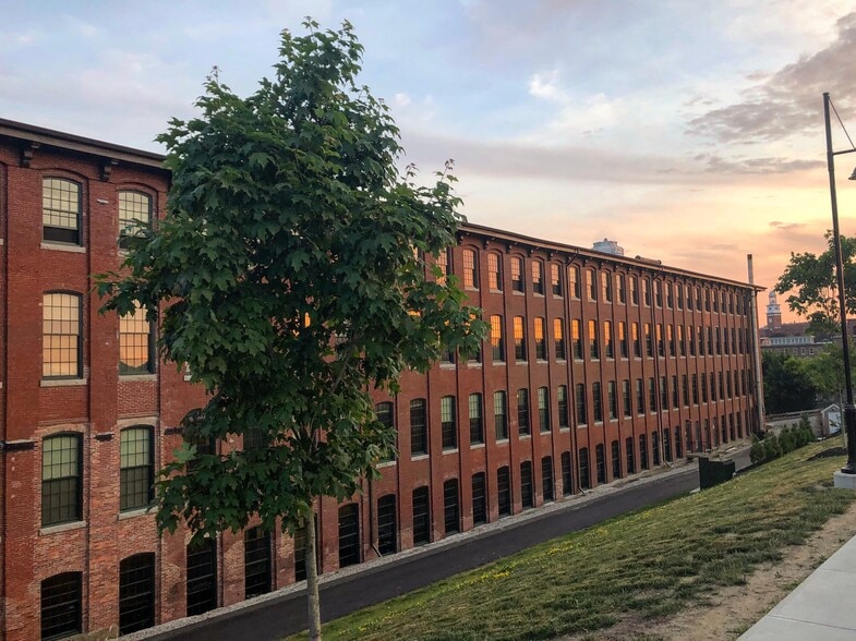 Primary Photo Of 120 Main St, Saco Apartments For Lease