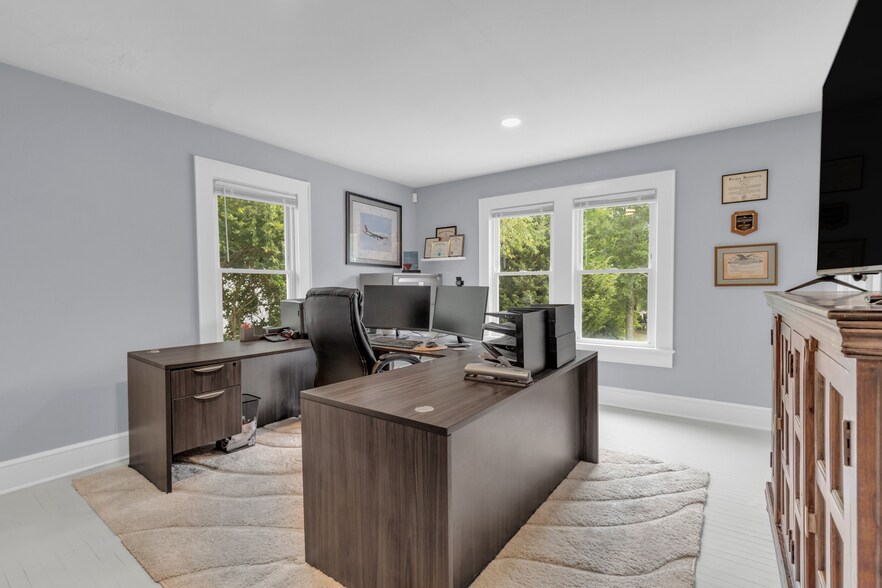 More Photos Of 1300 Laurens Rd, Greenville Office For Sale