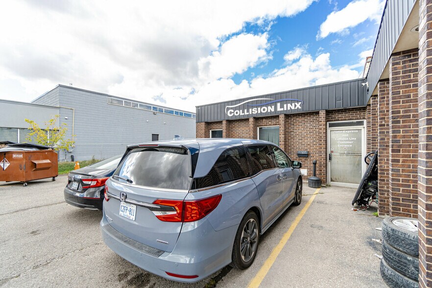 More Photos Of 26 Bramsteele Rd, Brampton Industrial For Sale