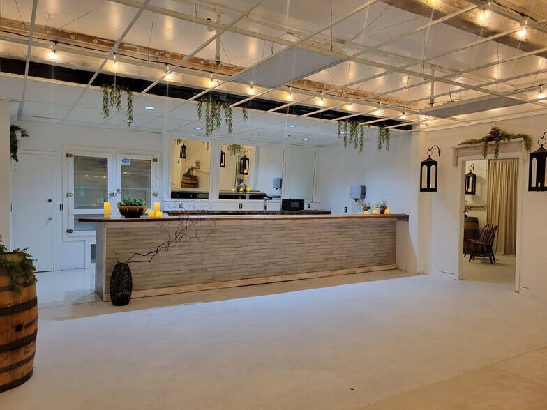 More Photos Of 114 N Lewis St, Monroe Freestanding For Lease