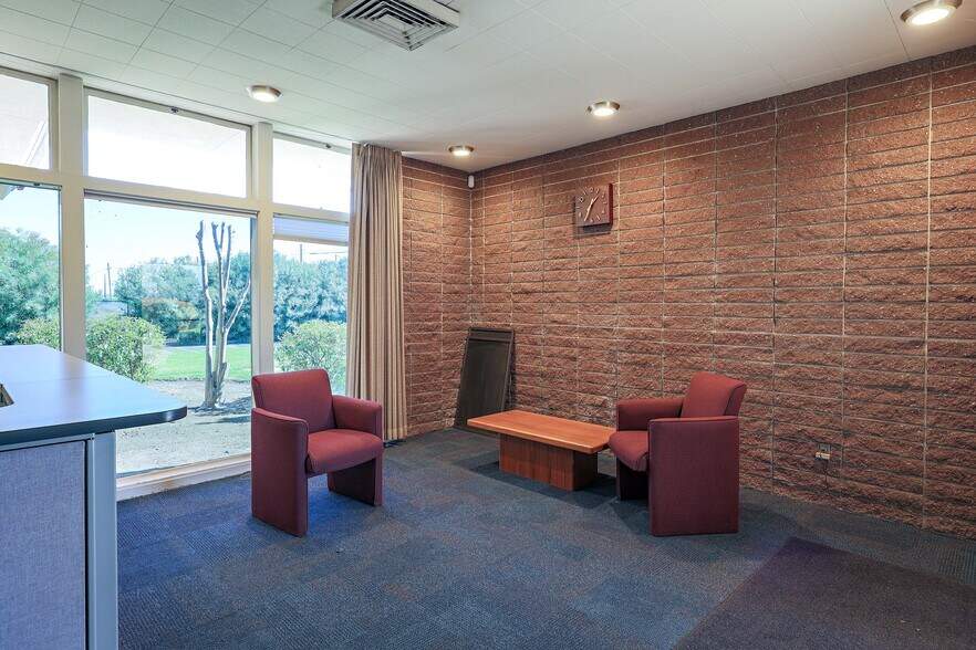 More Photos Of 971 E Broadway Ave, Atwater Office For Lease