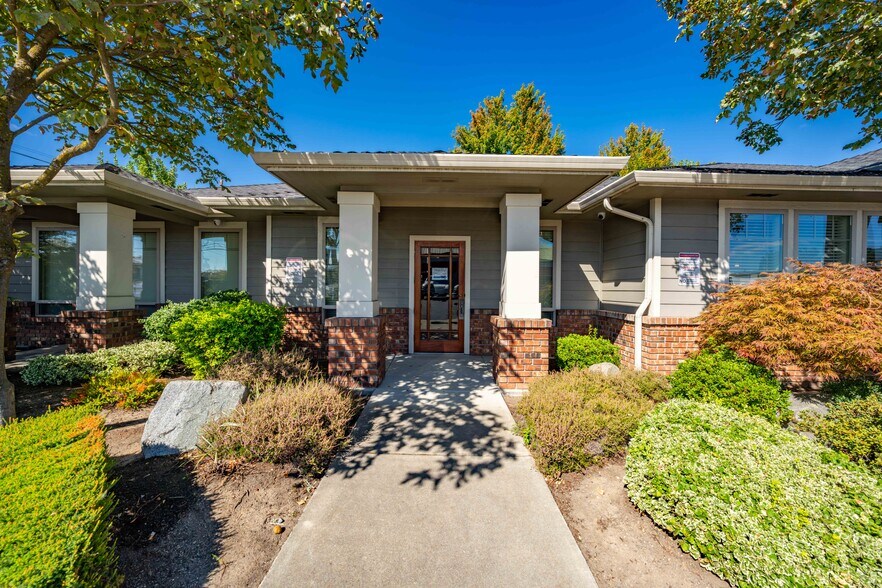 More Photos Of 2436 W Main St, Medford Office For Sale