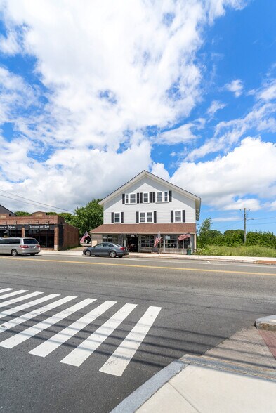 More Photos Of 61 Main St, Buzzards Bay Freestanding For Sale