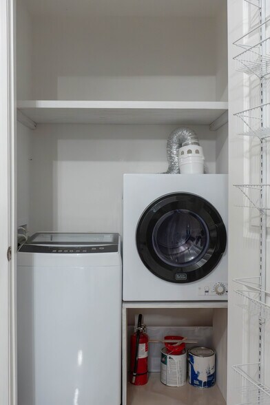 More Photos Of 38091 Euclid Ave, Willoughby Storefront Retail Residential For Sale