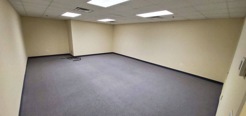 More Photos Of 3619 Richmond Hwy, Stafford Light Distribution For Lease