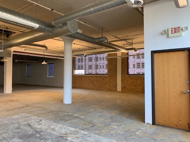 More Photos Of 501-509 S Washington Ave, Minneapolis Health Club For Lease