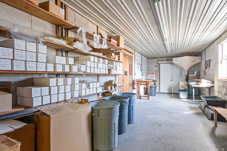 More Photos Of 21646 Baltimore Ave, Georgetown Light Manufacturing For Sale